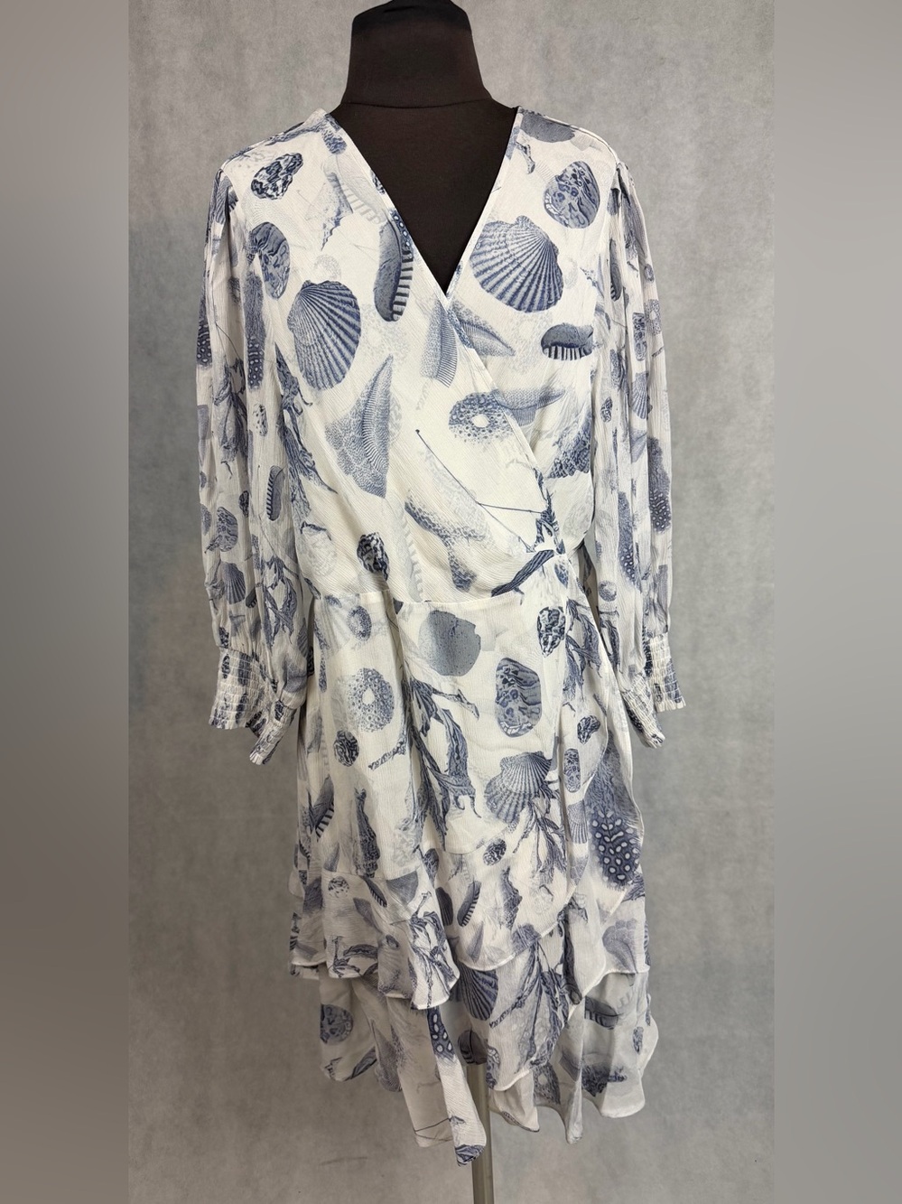 AllSaints Ari Oceano Dress Blue White Seashell Print Ruffle Midi Dress Size 12 - Picture 3 of 9